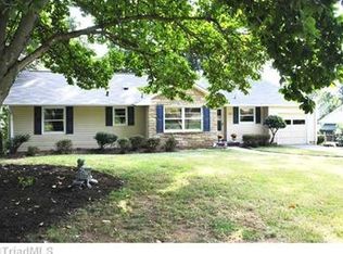 1025 Deepwood Ct, Winston Salem, NC 27104