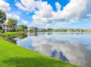 7824 Emerald Cir APT 203, Naples, FL 34109