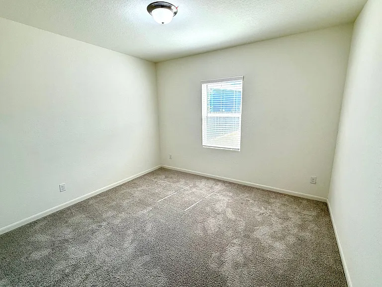 12823 Cygnus — Photo 11