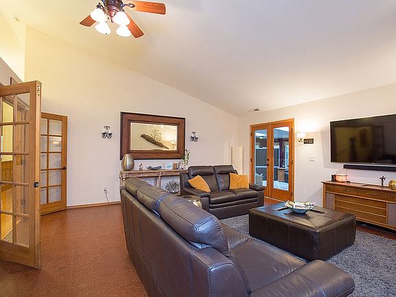 4th image of 23008 NE Schauer Dr