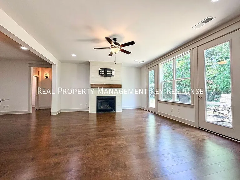 2948 Cherrybark Ct — Photo 2