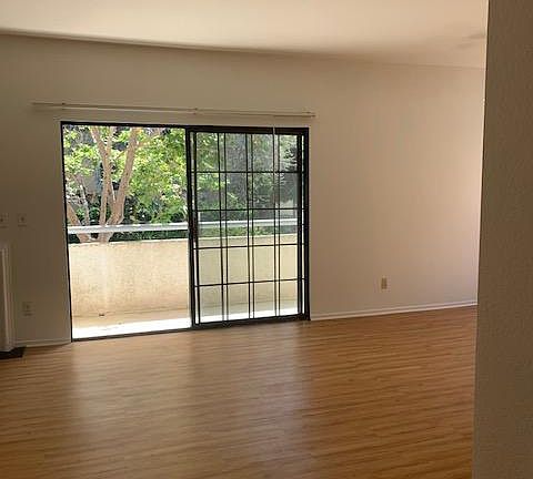4th image of 1931 Overland Ave APT 201