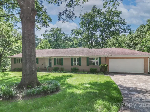 121 Edgerly Ct, Charlotte, NC 28214