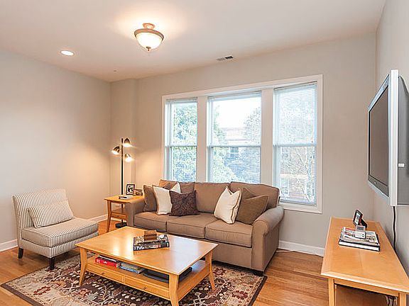 2nd image of 4102 N Wolcott Ave #3