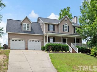 32 Woodhart Cir, Fuquay Varina, NC 27526