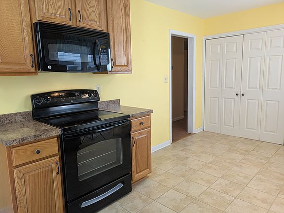 Spacious kitchen