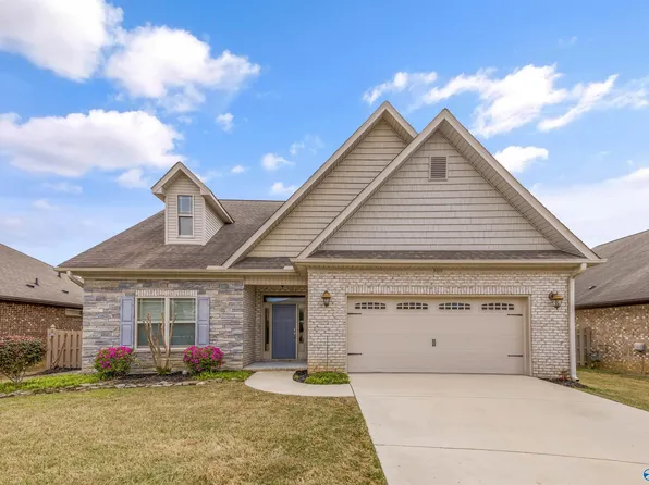 3011 Mallard Point Dr SE, Owens Cross Roads, AL 35763