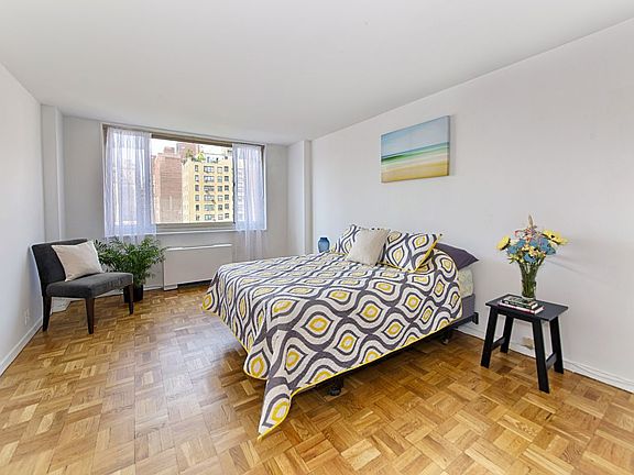 4th image of 1498 2nd Ave #14E