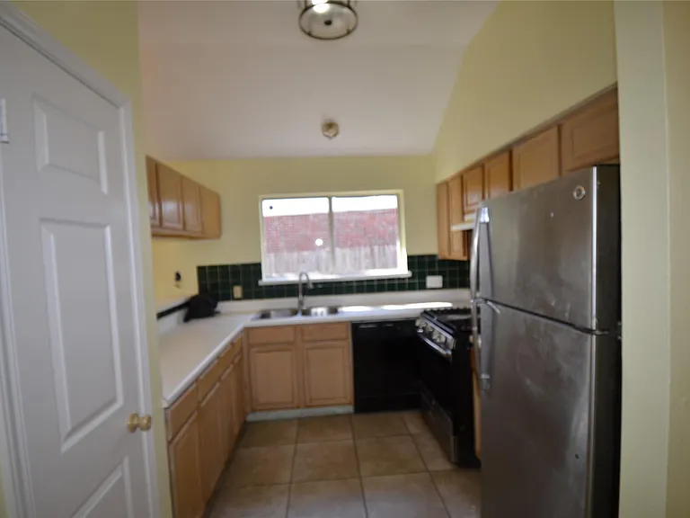4729 Castleman Dr — Photo 5