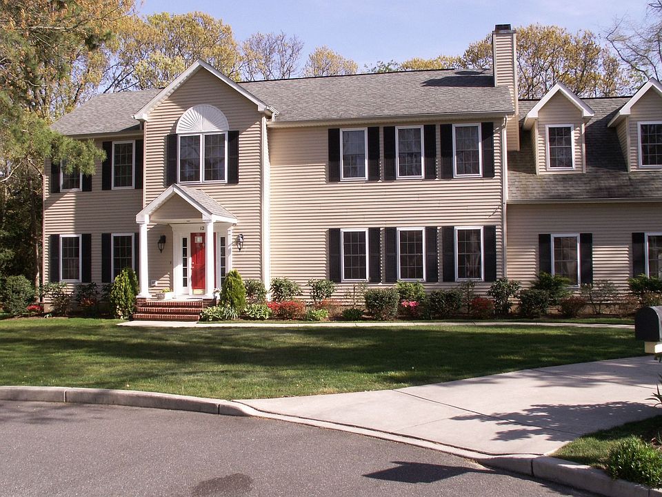 12 Ridgewood Ct