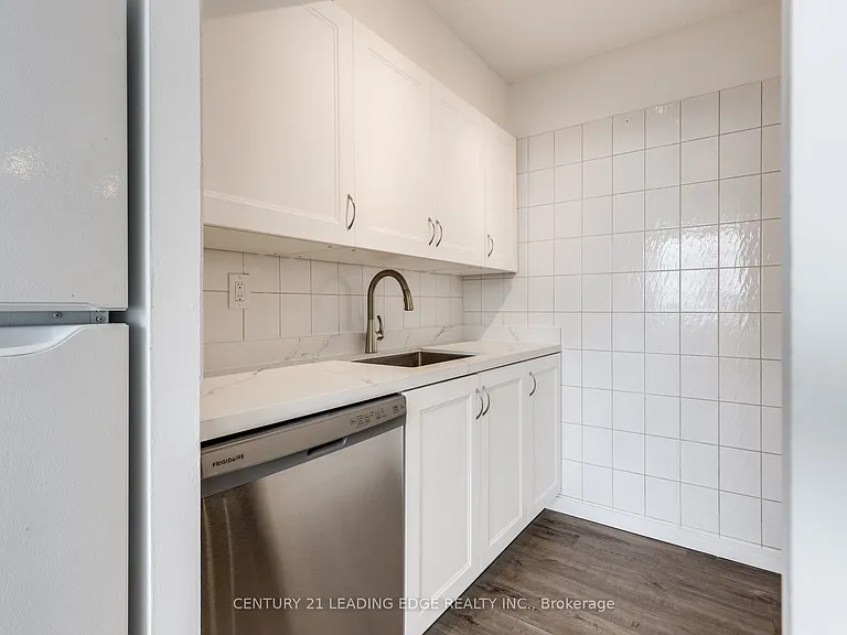 200 Lotherton Ptwy #1208 — Photo 21