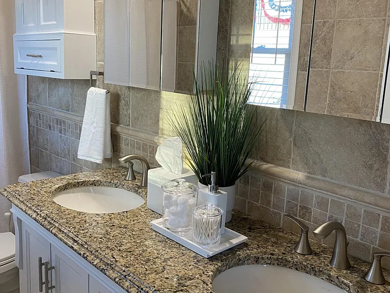 8 Rosalyn Dr — Photo 37
