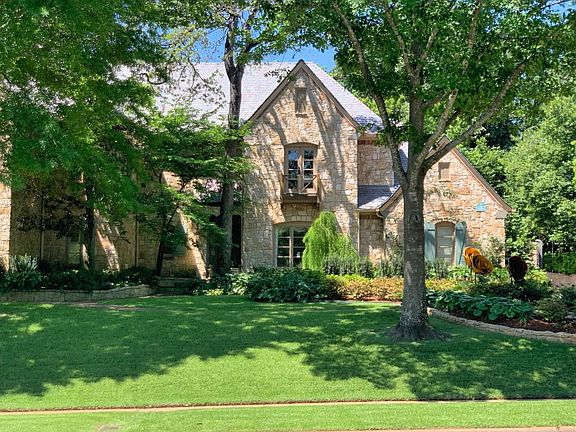 3rd image of 543 Park Heights Cir