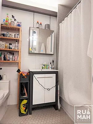 Rented by Rumah Realty Inc | media 5