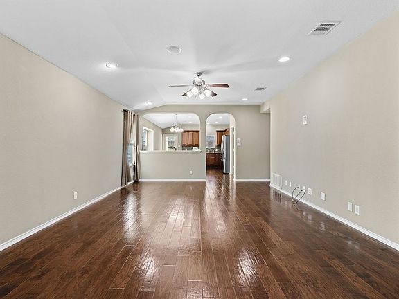 4th image of 1621 Westmeadow Trl