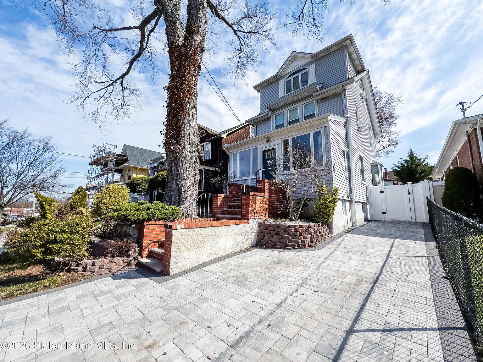 55 Perry Ave photo 1