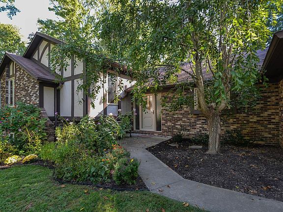 2nd image of 2619 E Poplar Dr