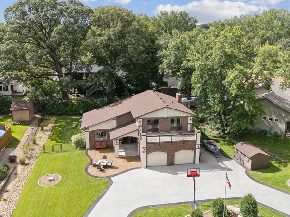 6627 29th St N, Oakdale, MN 55128