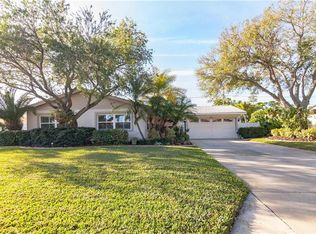 6911 Grande Vista Way S, South Pasadena, FL 33707