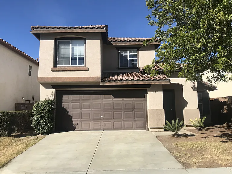 4724 Ventana Way — Photo 1