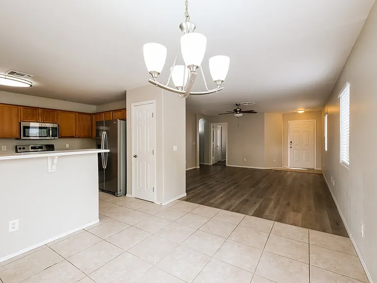 6054 W Jones Ave — Photo 7