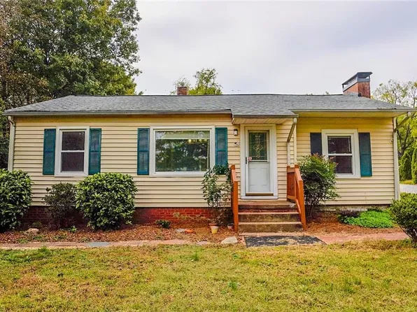 40 Evergreen Dr, Winston Salem, NC 27106