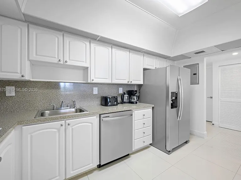 19370 Collins Ave #1122 — Photo 11