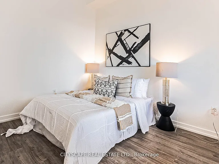 77 Shuter St #907 — Photo 7