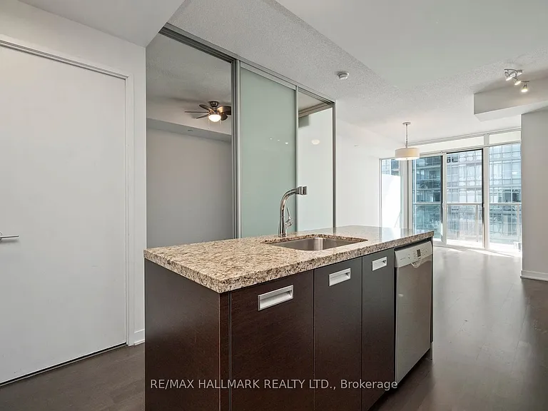 90 Park Lawn Rd #2302 — Photo 5