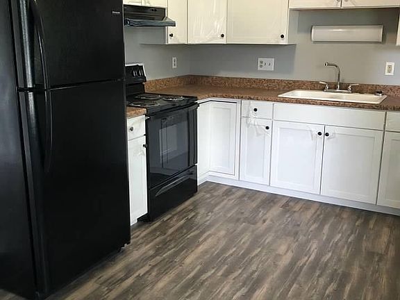 2nd image of 1400 Normandy Dr
