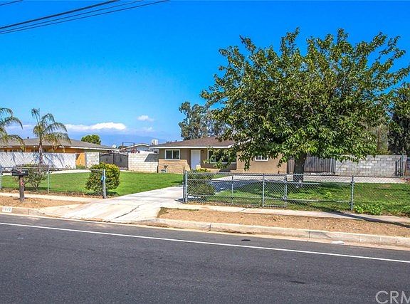 4th image of 1012 W San Bernardino Ave