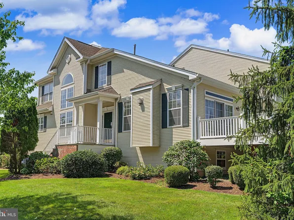 1 Cardiff Ct, Princeton Junction, NJ 08550