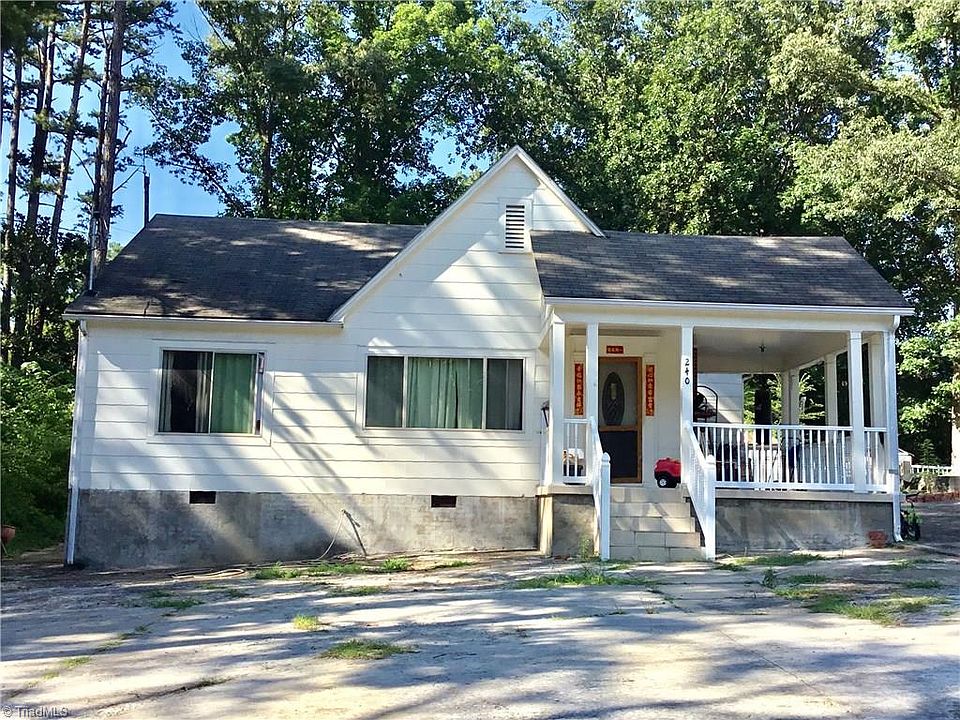 1st image of 240 E Elm St