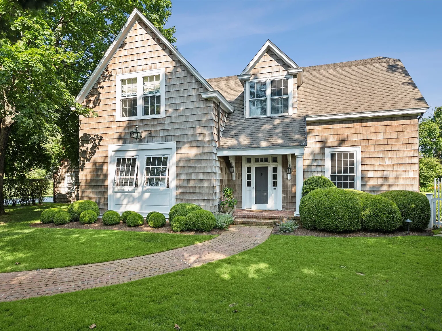 Gorgeous Quogue Traditional — Photo 3