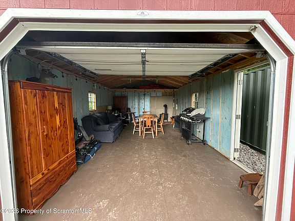 4th image of 433 Stanton Dr