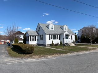 82 Tweed St, Cranston, RI 02920