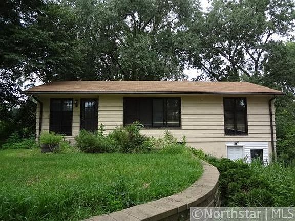 4th image of 900 Horn Dr