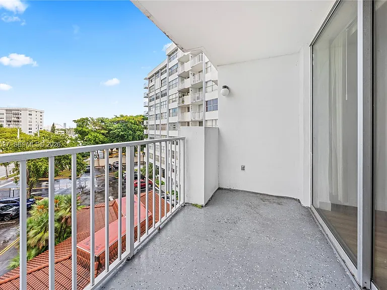 1300 NE Miami Gardens Dr #512E — Photo 16