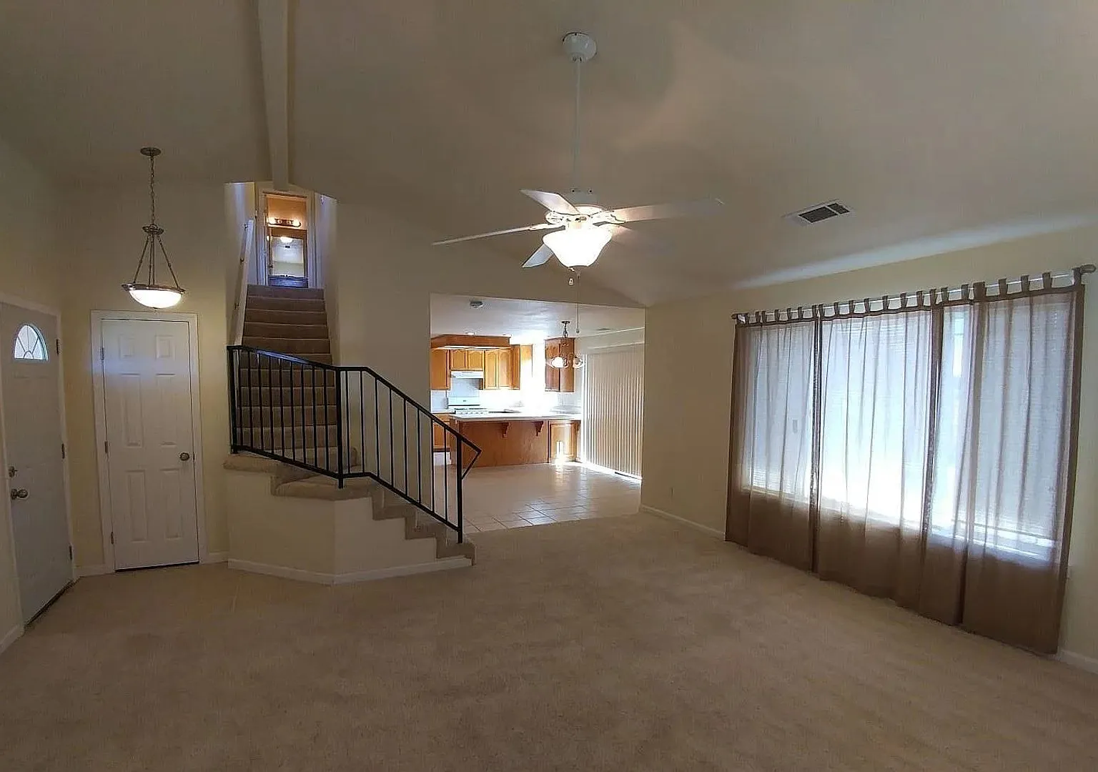 Large 3 Bed 3 Bath House In Lake California — Photo 4