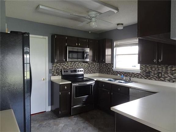 3rd image of 721 Lemoyne Dr