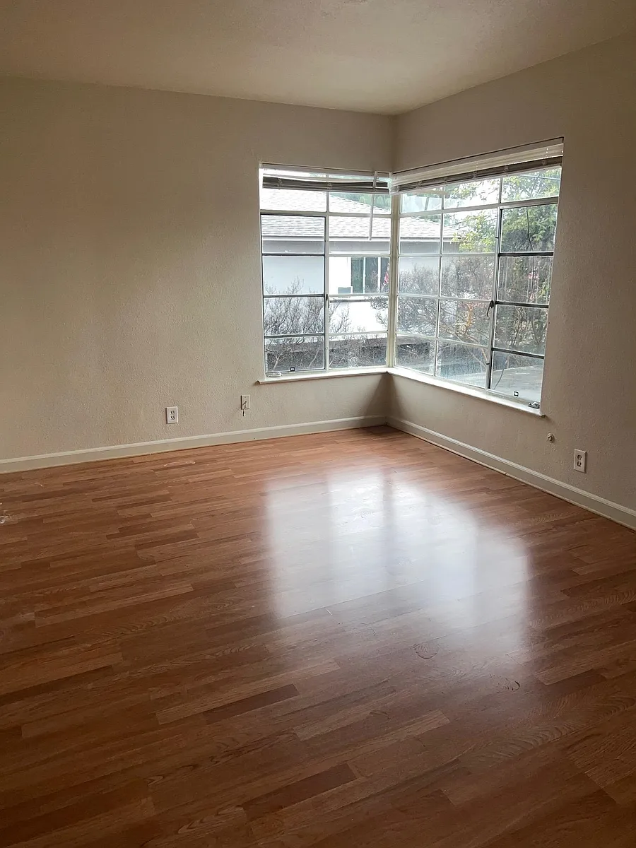 Building Photo - 548 W Hammond Ave #D