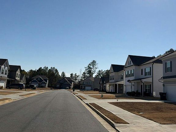 4th image of 138 Graham Cir