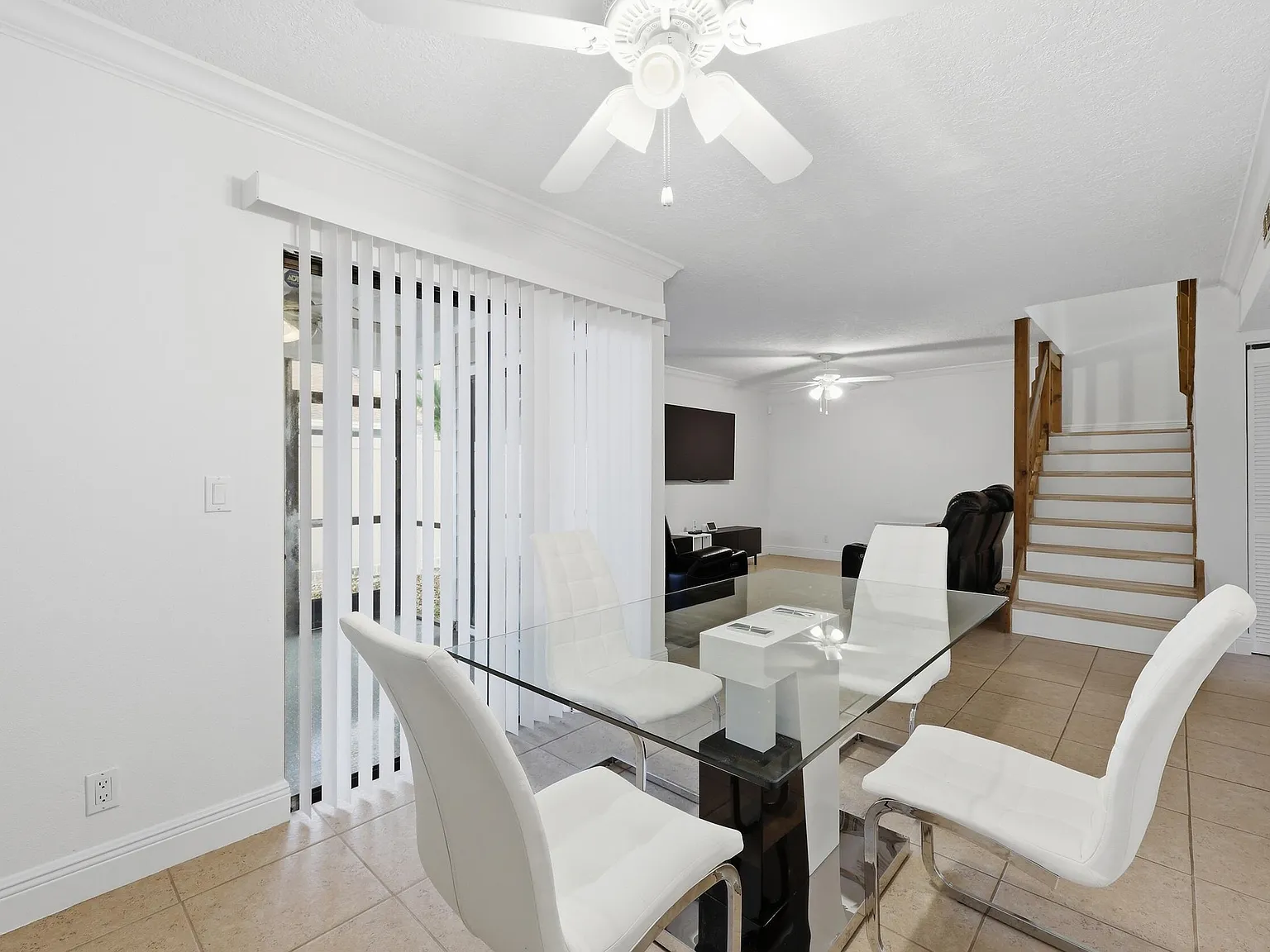 2 bed, 2.5 bath, 1284 sqft, $2,450 — Photo 3