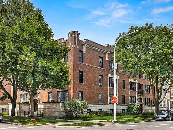 2nd image of 1200 W Waveland Ave APT 2