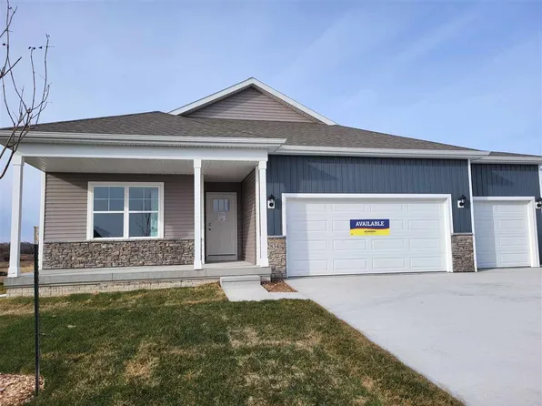 2834 Prairie Wind Ct, Hiawatha, IA 52233