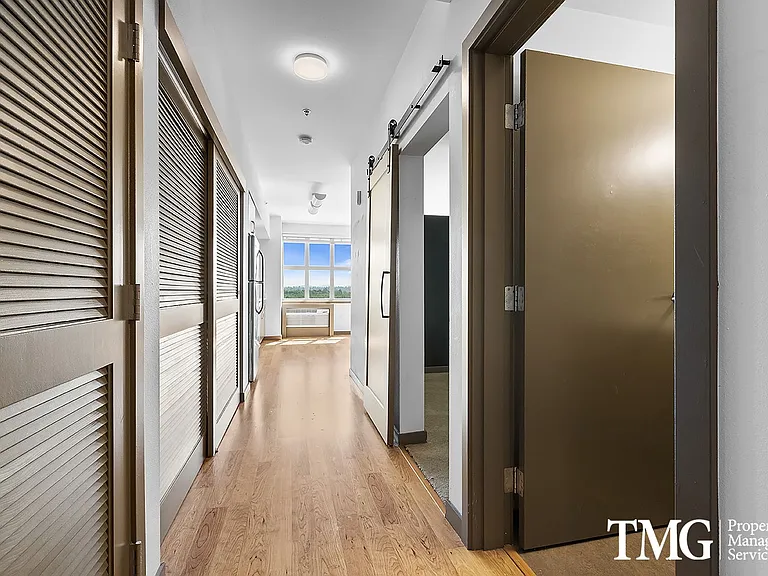 Corbett Heights Apartment Homes — Photo 25