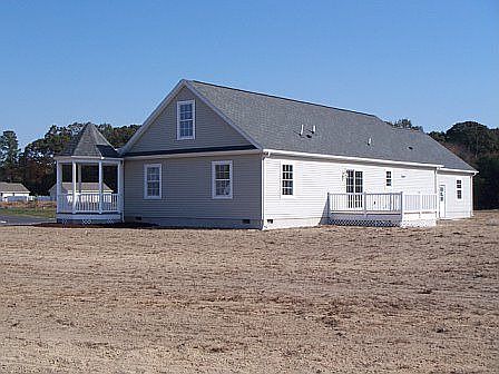 Side-Rear Exterior