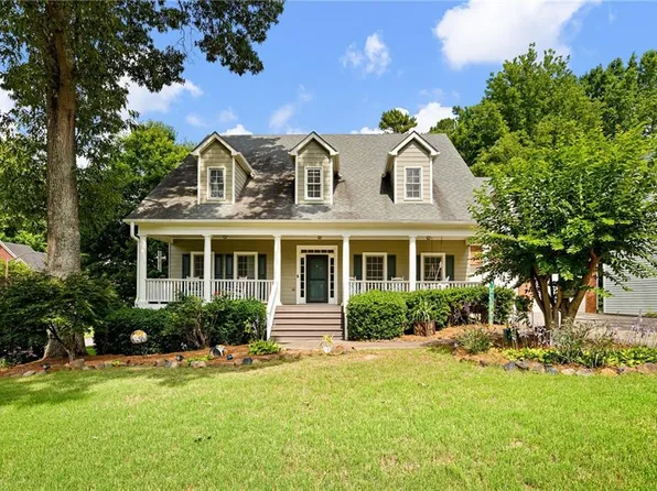 1030 Amberton Ln, Powder Springs, GA 30127