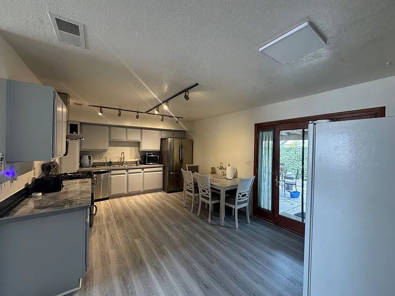 8027 Wishing Well Rd — Photo 2