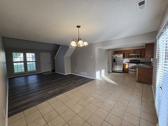 3rd image of 768 Spring Cir